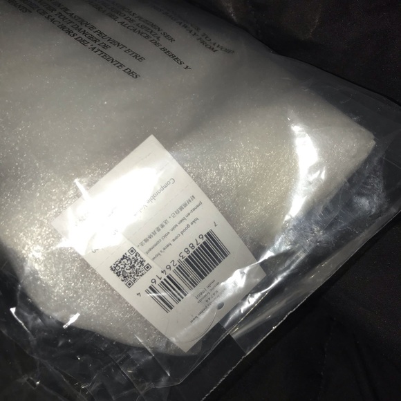 Kate Spade NWT Arctic Friends Polar Bear Crossbody - HOST PICK! 🏆 - Picture 7 of 7